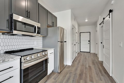 Studio Kitchen (Silver Lake Crossing)