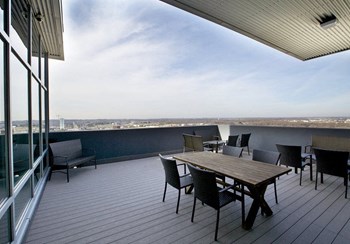 1 Columbia St W 5 Beds Apartment, Student for Rent - Photo Gallery 6