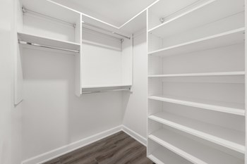 Walk In Closet - Photo Gallery 6