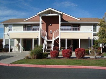 675 NE Bellevue Drive 2-3 Beds Apartment, Affordable for Rent - Photo Gallery 3
