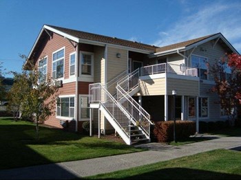 675 NE Bellevue Drive 2-3 Beds Apartment, Affordable for Rent - Photo Gallery 4