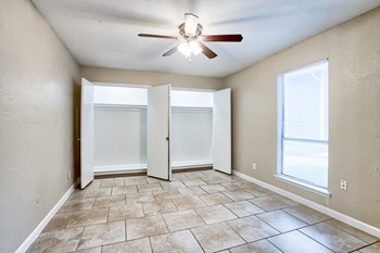 9703 Dale Crest Studio-2 Beds Apartment for Rent - Photo Gallery 4