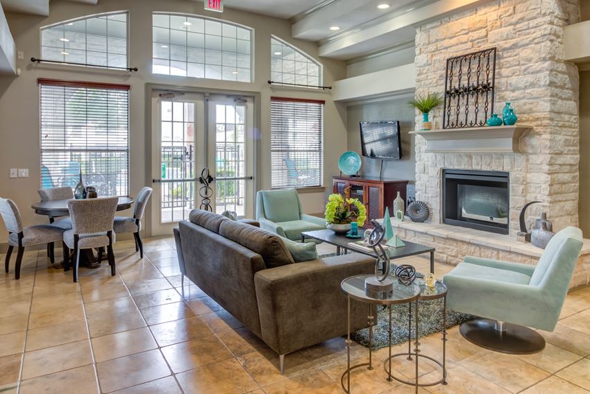 Resident Lounge with Wifi - Photo Gallery