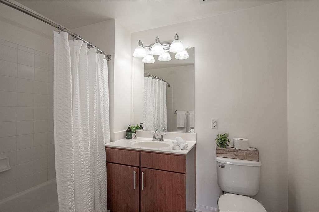 The Confluence at Norwalk Resort Style Apartments in Norwalk, CT_ Large Bathroom