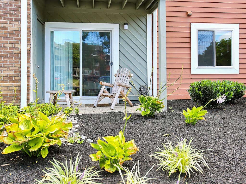 Courtyard Garden Space at The Crest at Princeton Meadows, Plainsboro, New Jersey