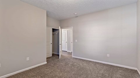 Large bedrooms with carpet for a cozy style in apartments for rent in Florence, KY