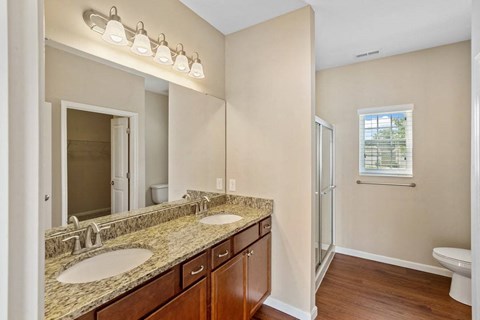 Large bathroom in an apartment for rent in Florence, KY