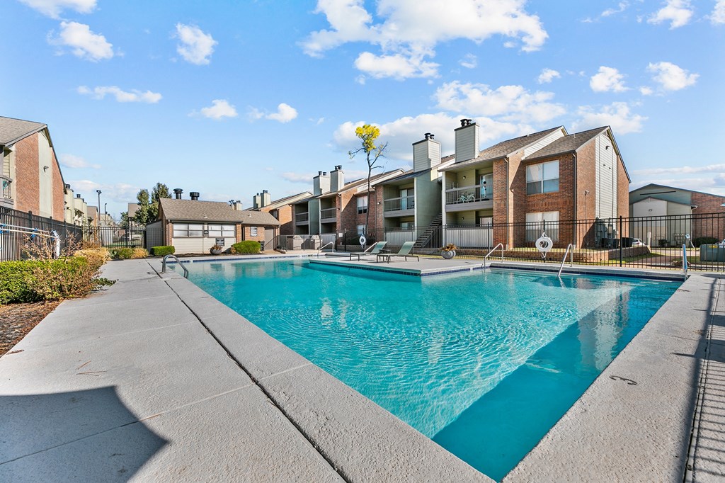 the preserve at ballantyne commons pool and apartment buildings