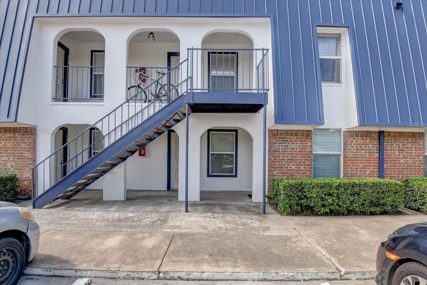 Vintage Pads Student Housing