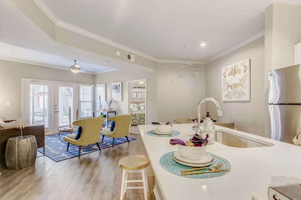 lease apartment in East Dallas, TX 