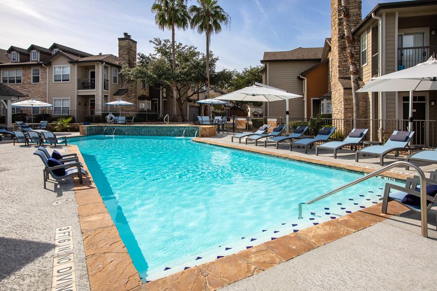 Artisan At Lake Wyndemere Apartments, 2109 Sawdust Rd, The Woodlands