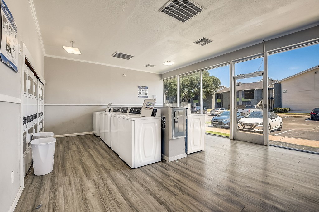 the reserve at bucklin hill leasing office with washers and dryers