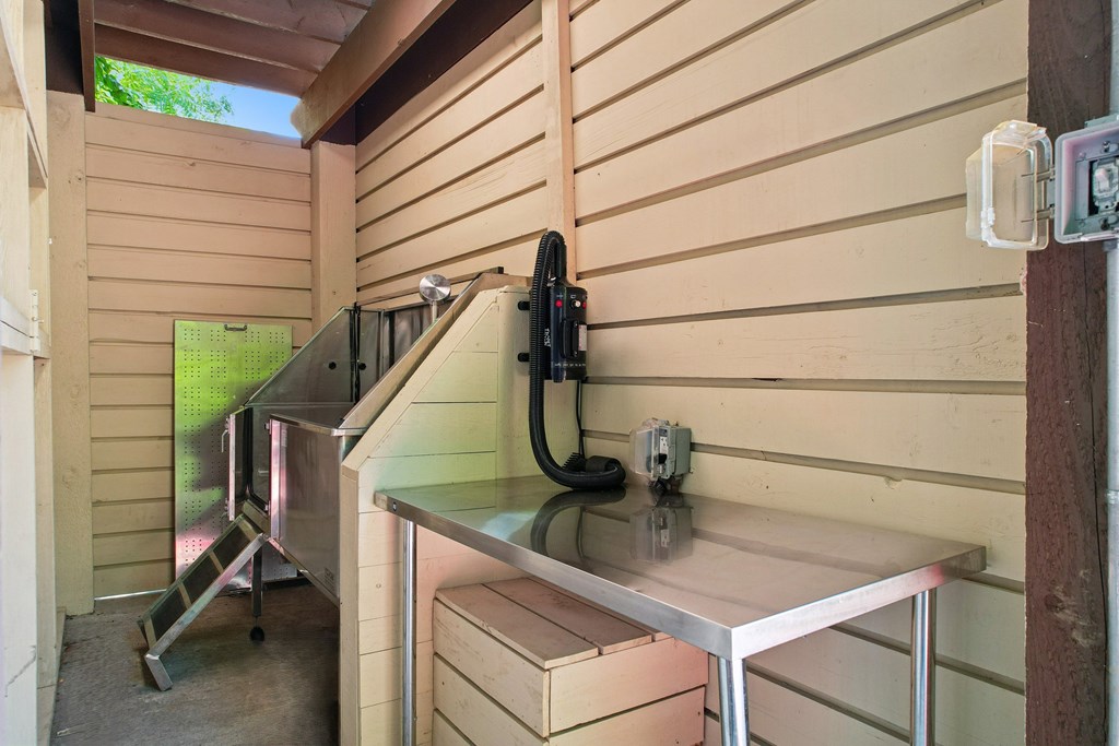 Lakewood Flats Apartments