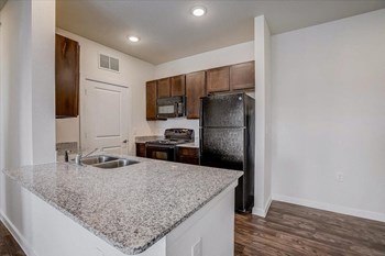 150 Amberwood South 1-3 Beds Apartment for Rent - Photo Gallery 2