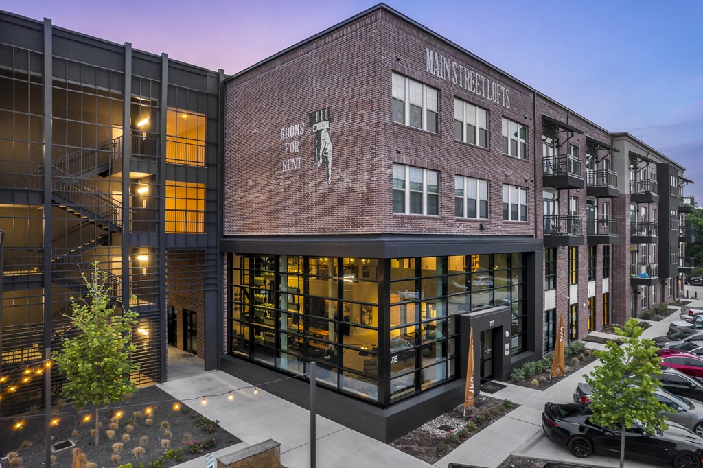 the building in which the hotel is located