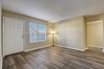 2200 Murphy Drive 1-2 Beds Apartment for Rent - Photo Gallery 3