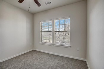 150 Amberwood South 1-3 Beds Apartment for Rent - Photo Gallery 5