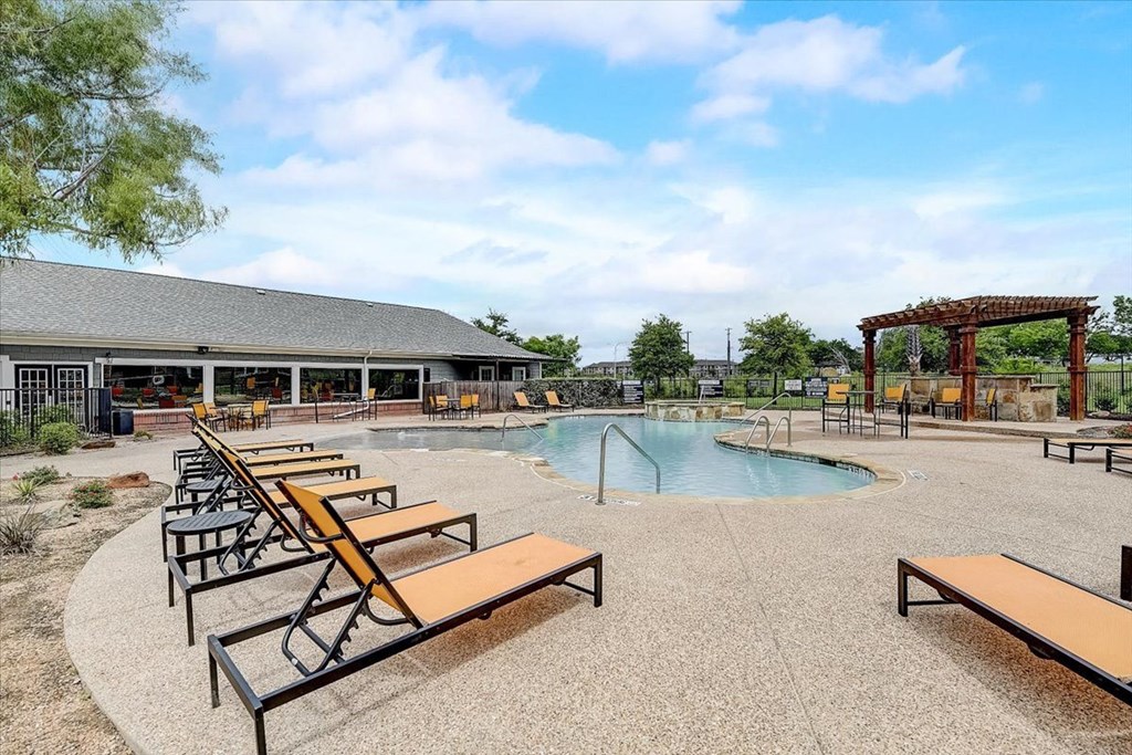 the reserve at bucklin hill leasing office and resort swimming pool