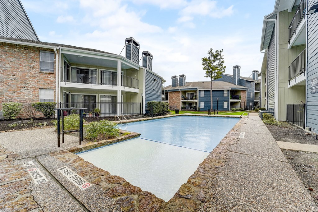 the preserve at ballantyne commons apartments swimming pool