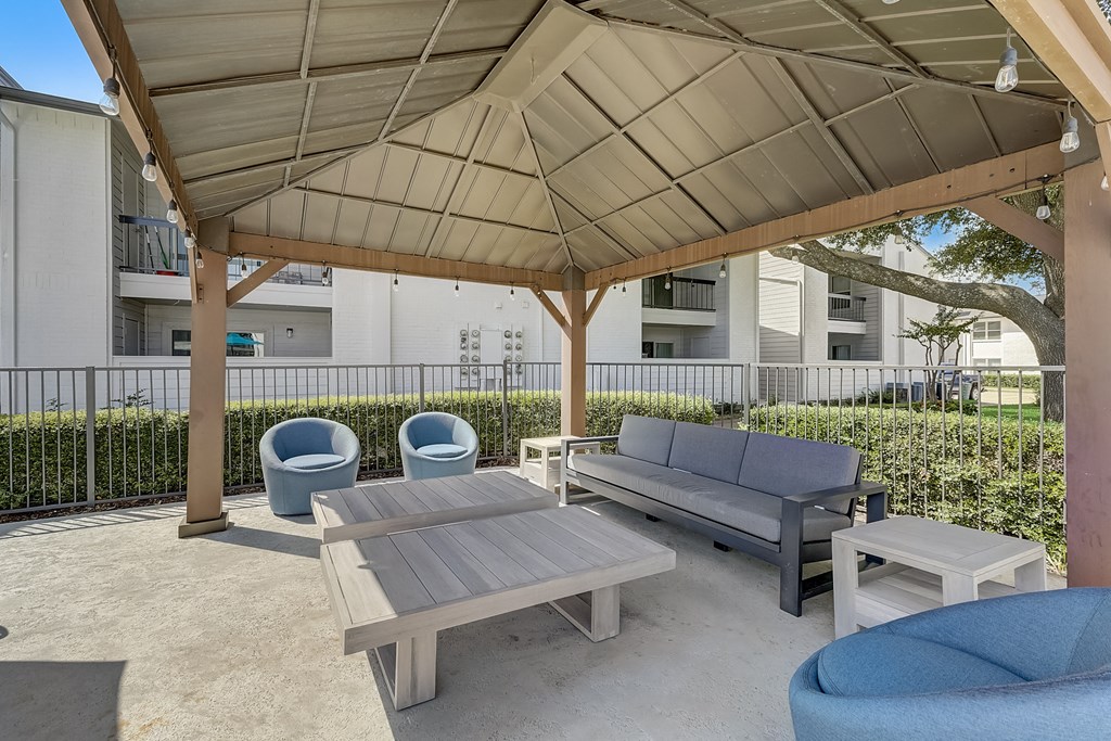 the reserve at bucklin hill patio with furniture and awning