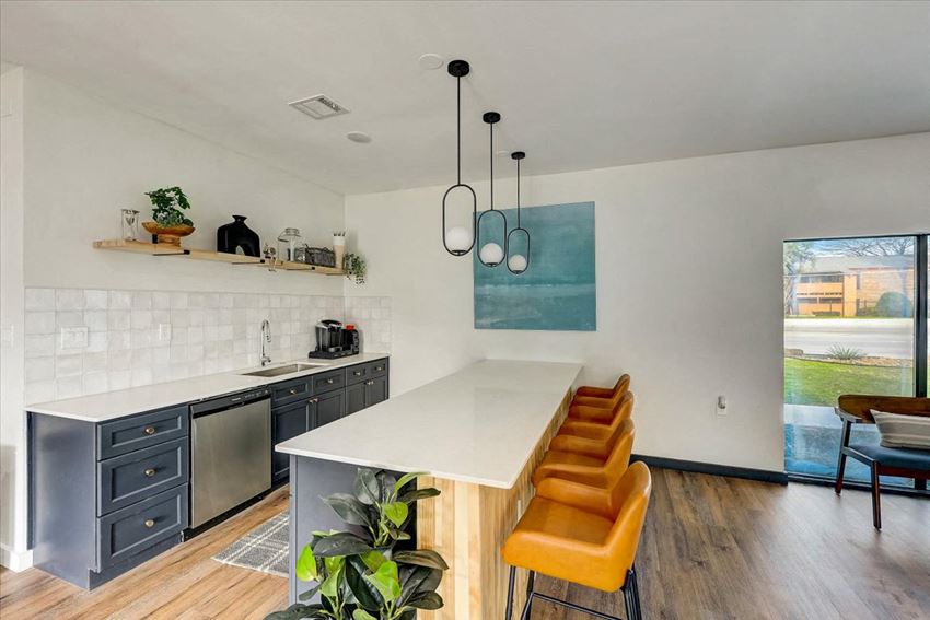 10028 Royal Ln 1-3 Beds Apartment for Rent - Photo Gallery