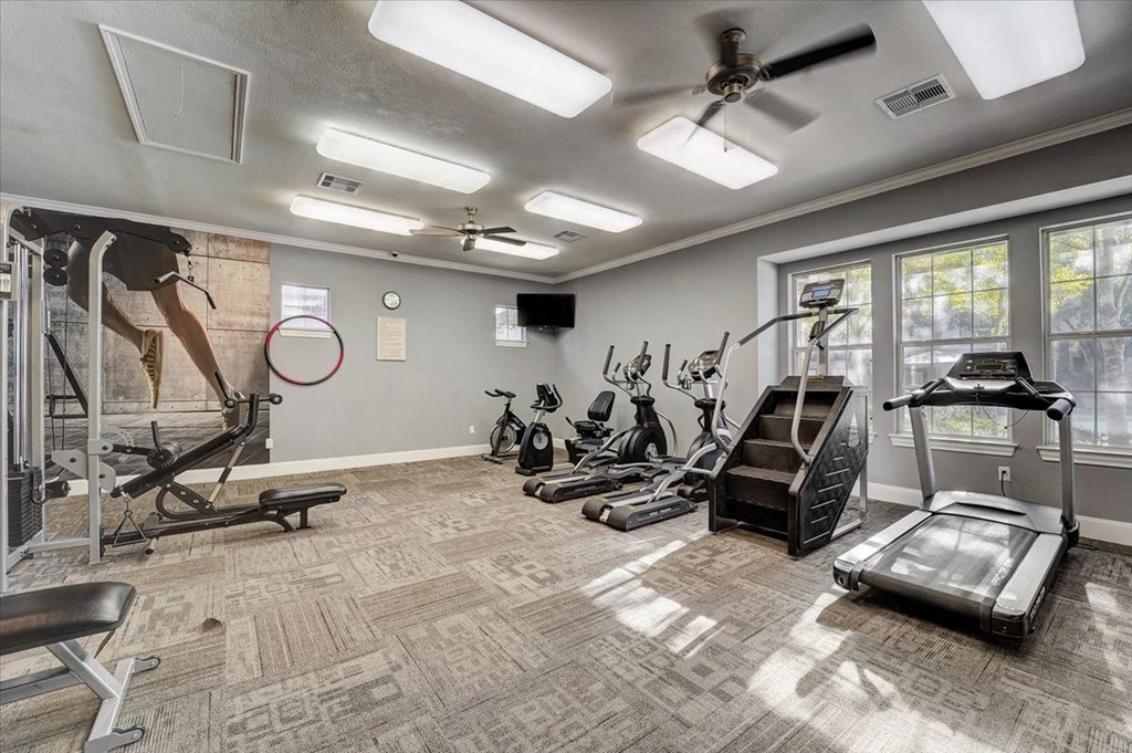 the gym at the preserve apartments