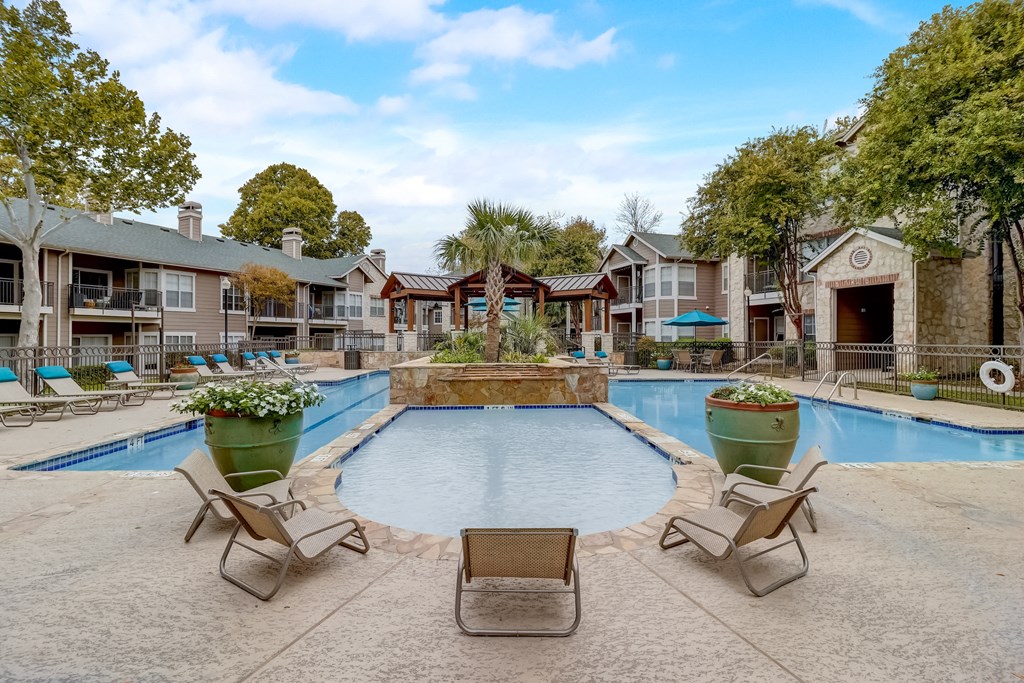 the pool at the preserve at polo ridge apartments tx
