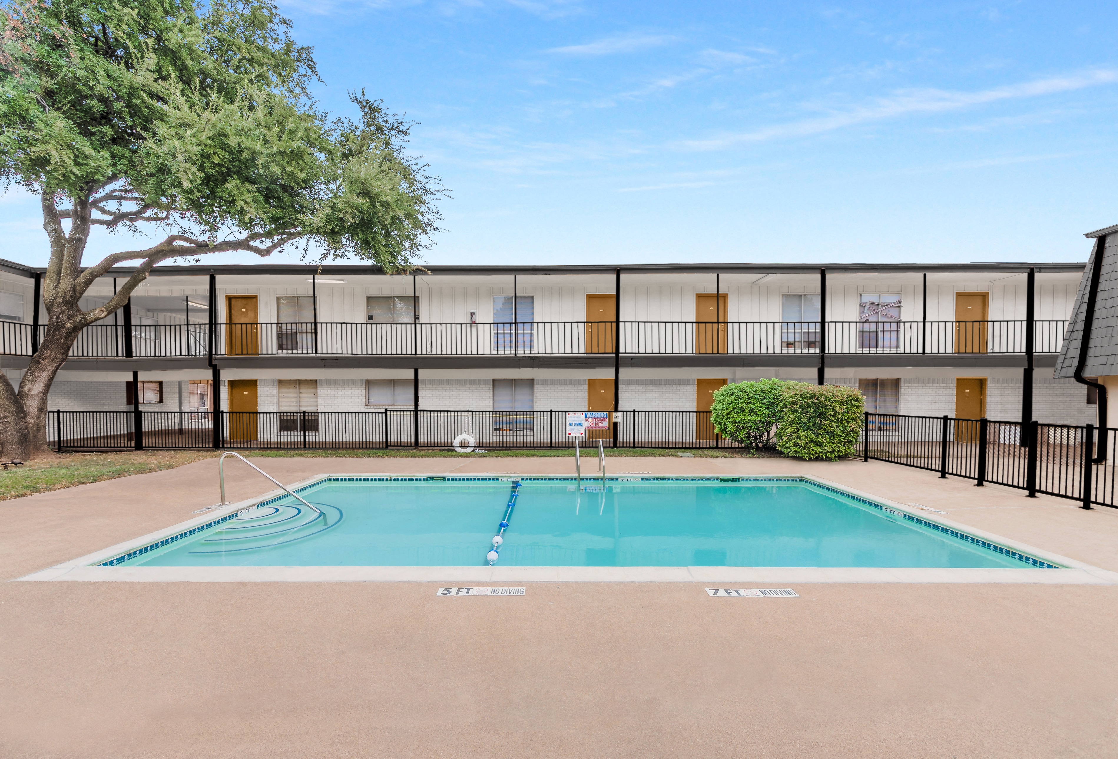 The Aurora Apartments Apartments in Dallas, TX