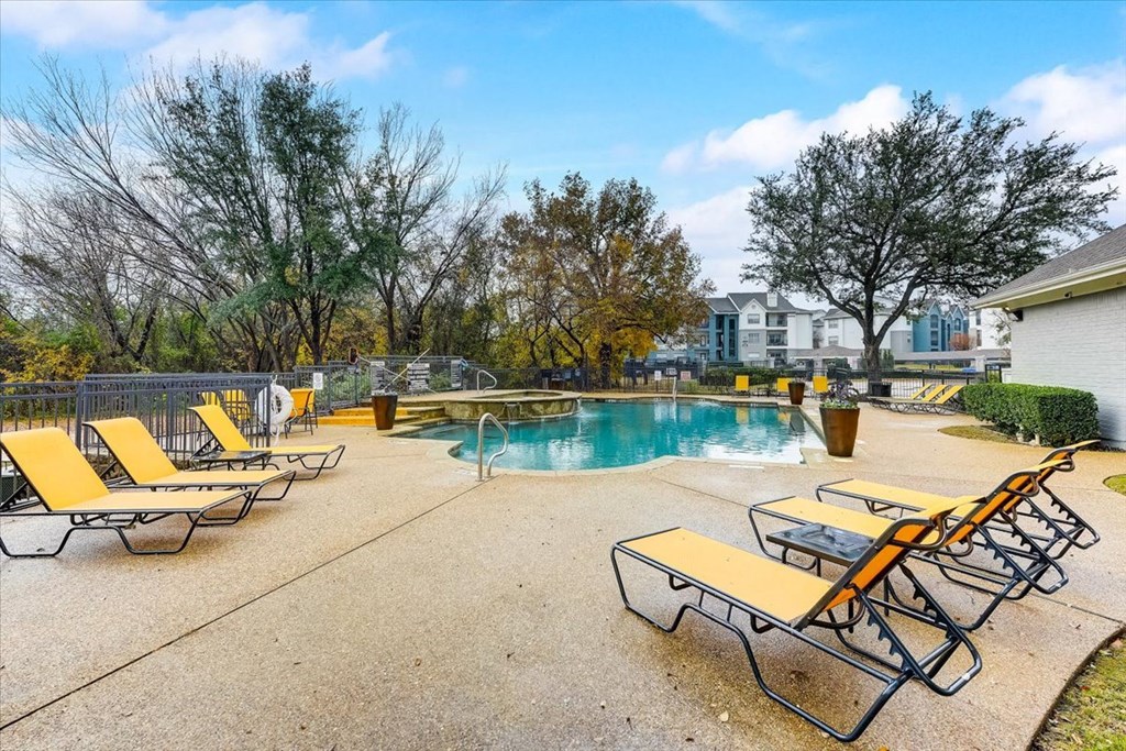 the swimming pool at the preserve at polk apartments