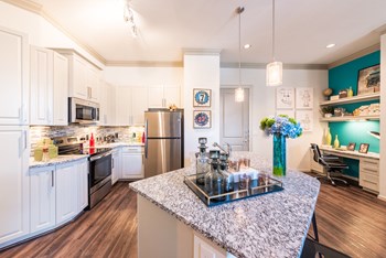 conroe tx apartments - Photo Gallery 3