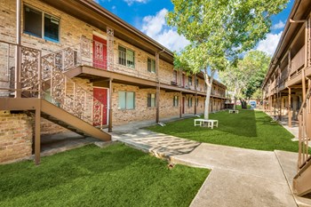 911 Bernard St 1-2 Beds Apartment, Townhouse for Rent - Photo Gallery 5