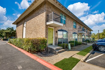 1003 Eagle Dr 1-3 Beds Apartment for Rent - Photo Gallery 6
