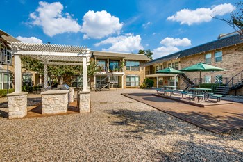 1003 Eagle Dr 1-3 Beds Apartment for Rent - Photo Gallery 5