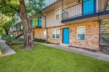 425 Fulton St 1-2 Beds Apartment for Rent - Photo Gallery 3