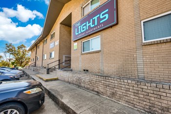 1607 W Oak St 1-2 Beds Apartment for Rent - Photo Gallery 5