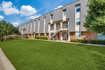 2411 W Hickory St Studio-3 Beds Apartment for Rent - Photo Gallery 2