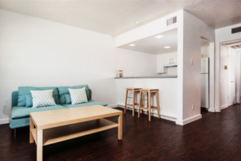 1701 W Oak St 1-3 Beds Apartment for Rent - Photo Gallery 4