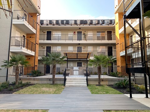 rent apartments in East Dallas