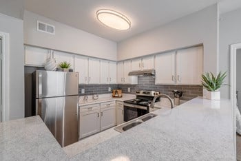 modern kitchen apartments in arlington tx - Photo Gallery 2