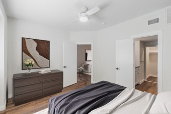 6003 Ridgecrest Rd 1-2 Beds Apartment, Condo for Rent - Photo Gallery 6