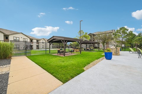 the preserve at ballantyne commons courtyard with picnic tables and gazebo