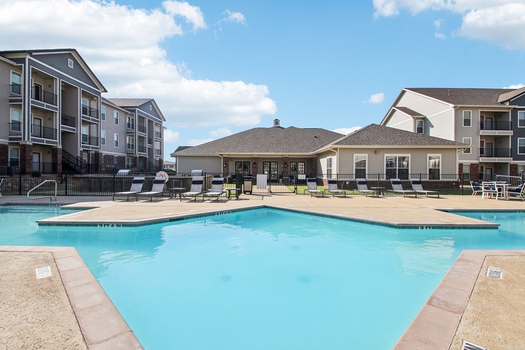 the preserve at ballantyne commons pool and apartment buildings