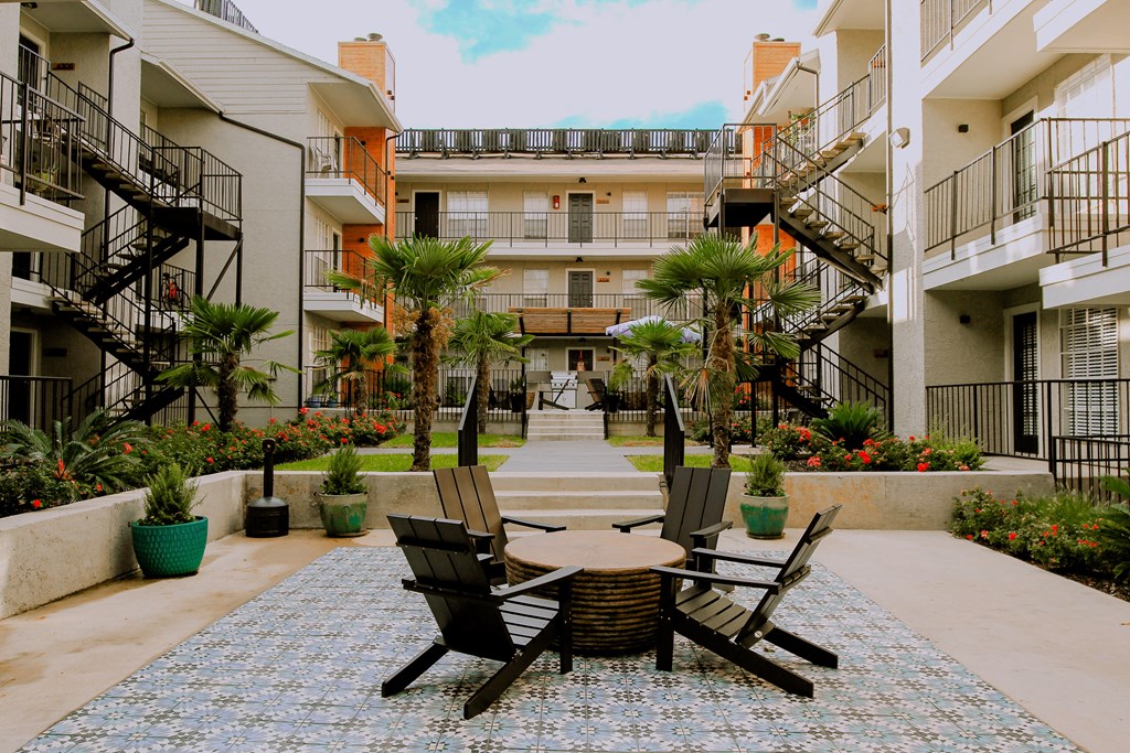 Apartments for lease in Lakewood Hills