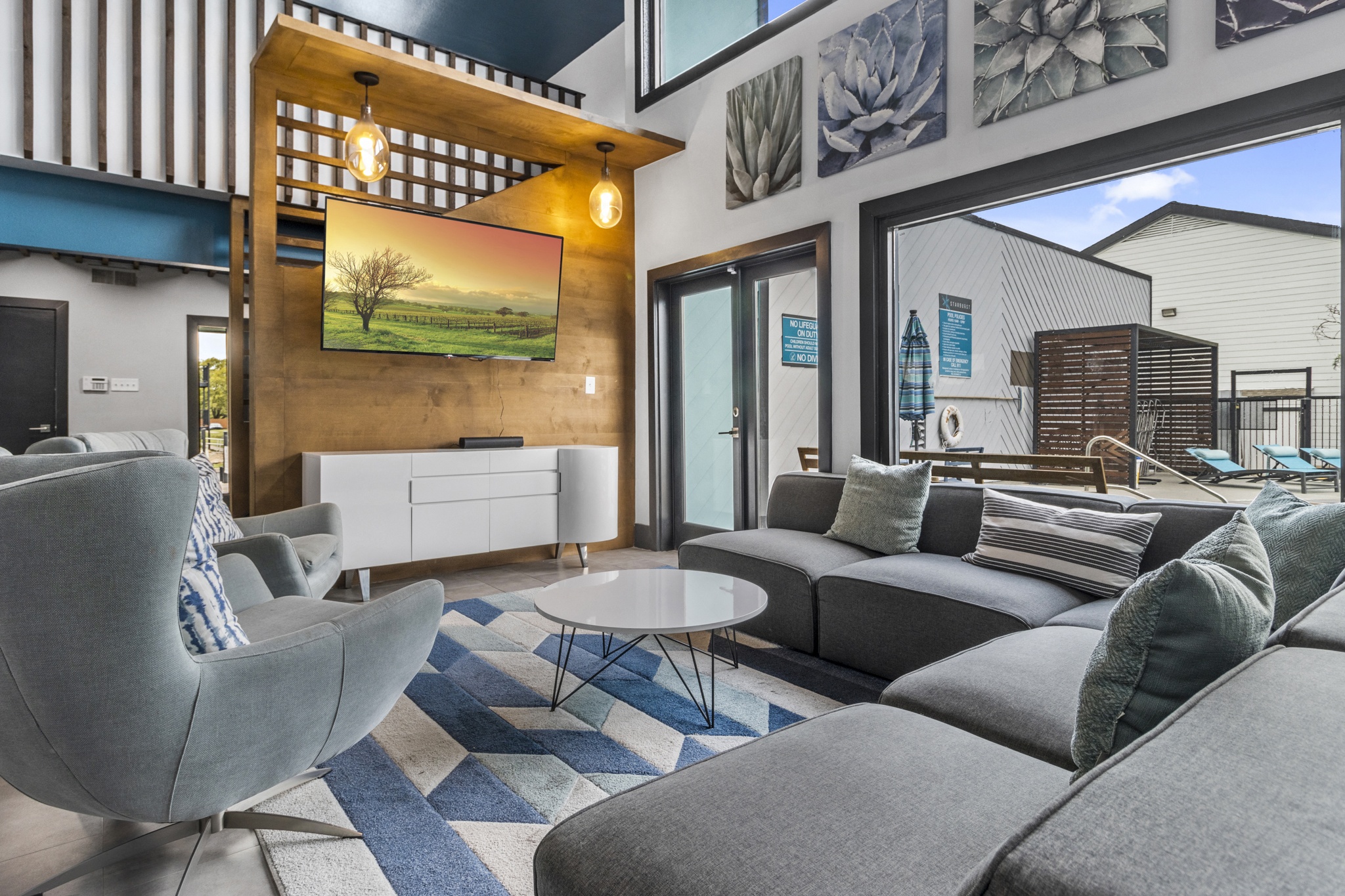 Starburst Apartments