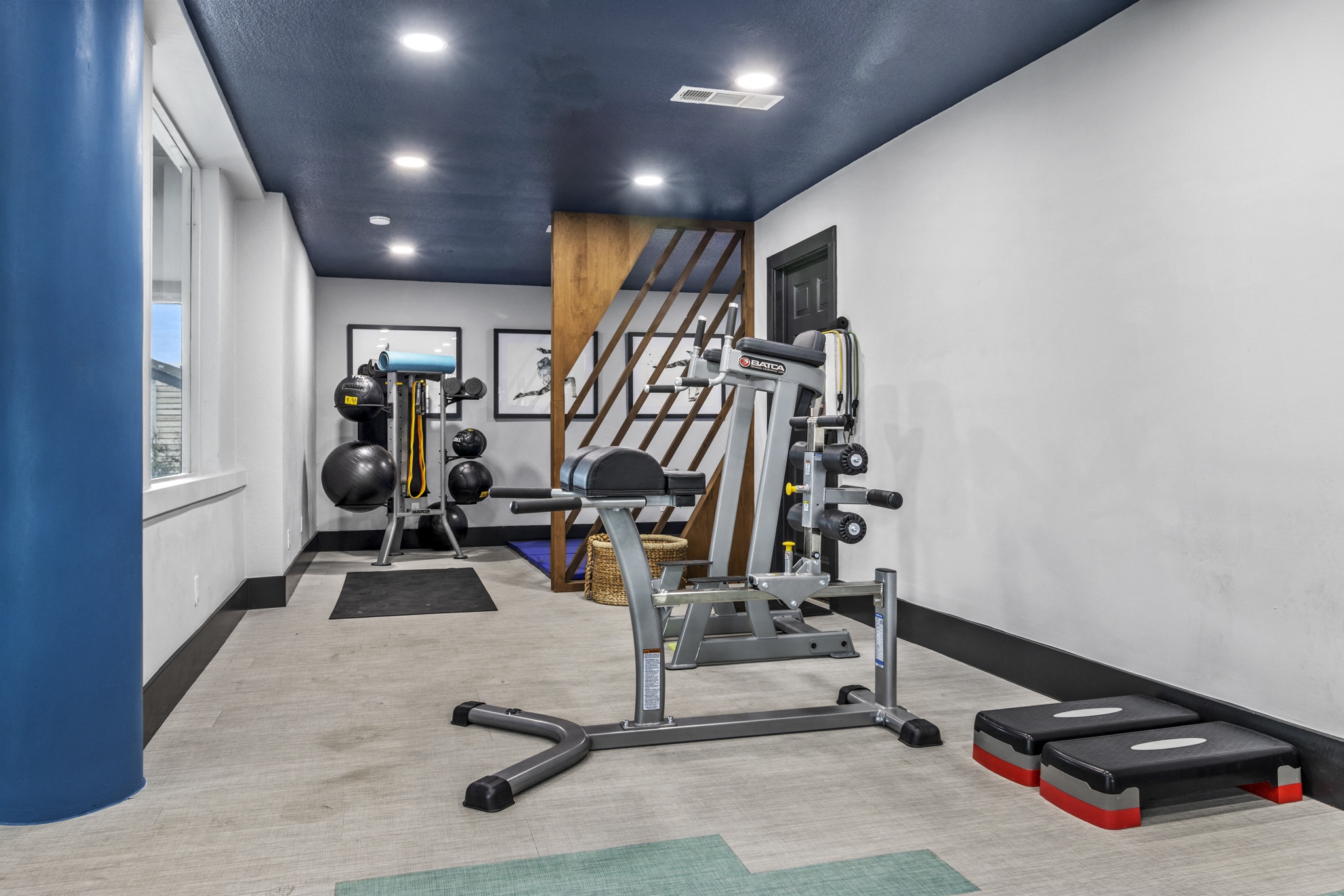 Starburst Apartments