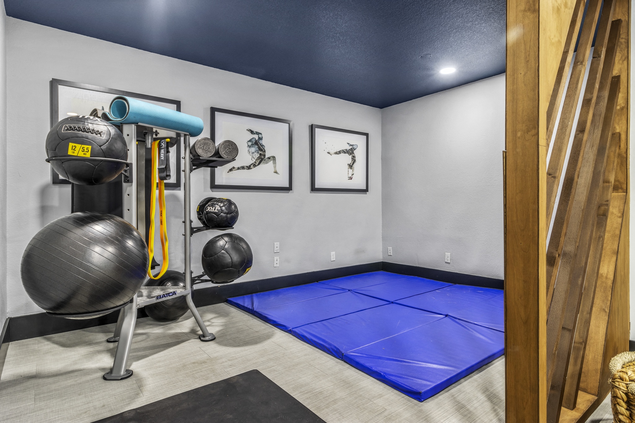 Starburst Apartments