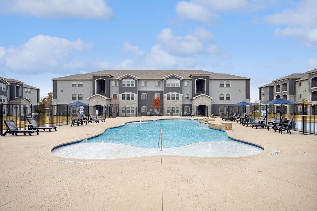 Lake Villas Apartments