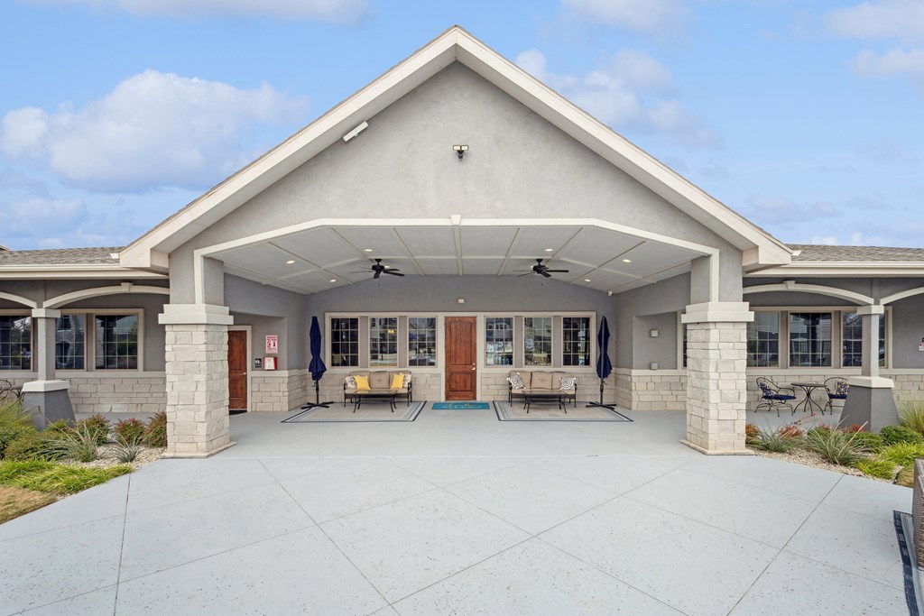 Lake Villas Apartments