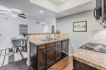 9600 Golf Lakes Trail 1-2 Beds Apartment for Rent - Photo Gallery 2