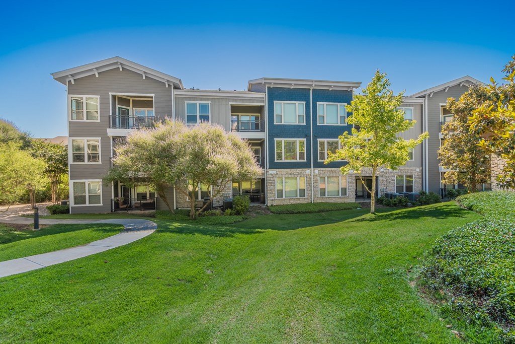 Lakewood Flats Apartments